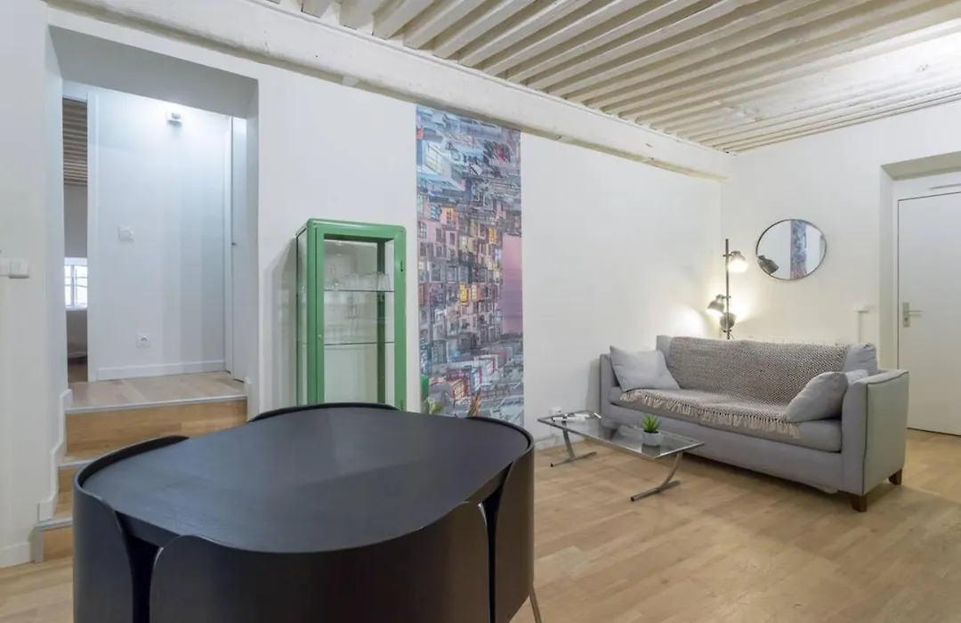 Character Apartment 6 People - City Center-1
