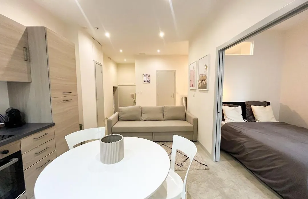 Suite Onyx-1