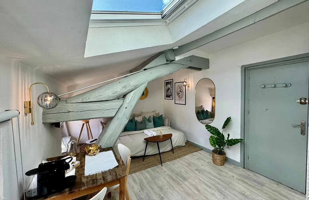 Suite Jota - Appartement 2 personnes - Check in h24&Wifi-1