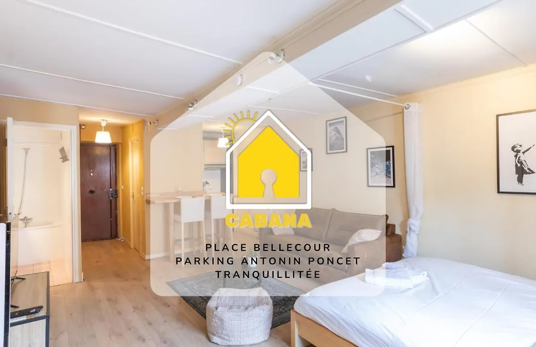 Cabana&Le Petit Marronnier / Place Bellecour 2-1