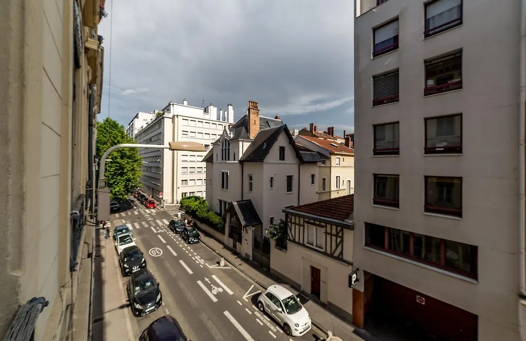 Cosy Entierement Renove Idealement Place Ail-1