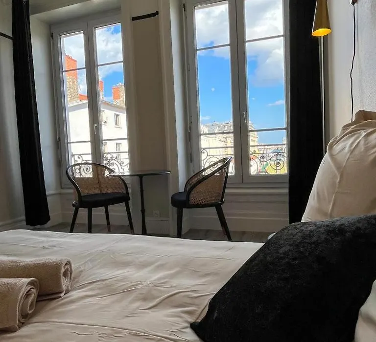 Suite Atos-1