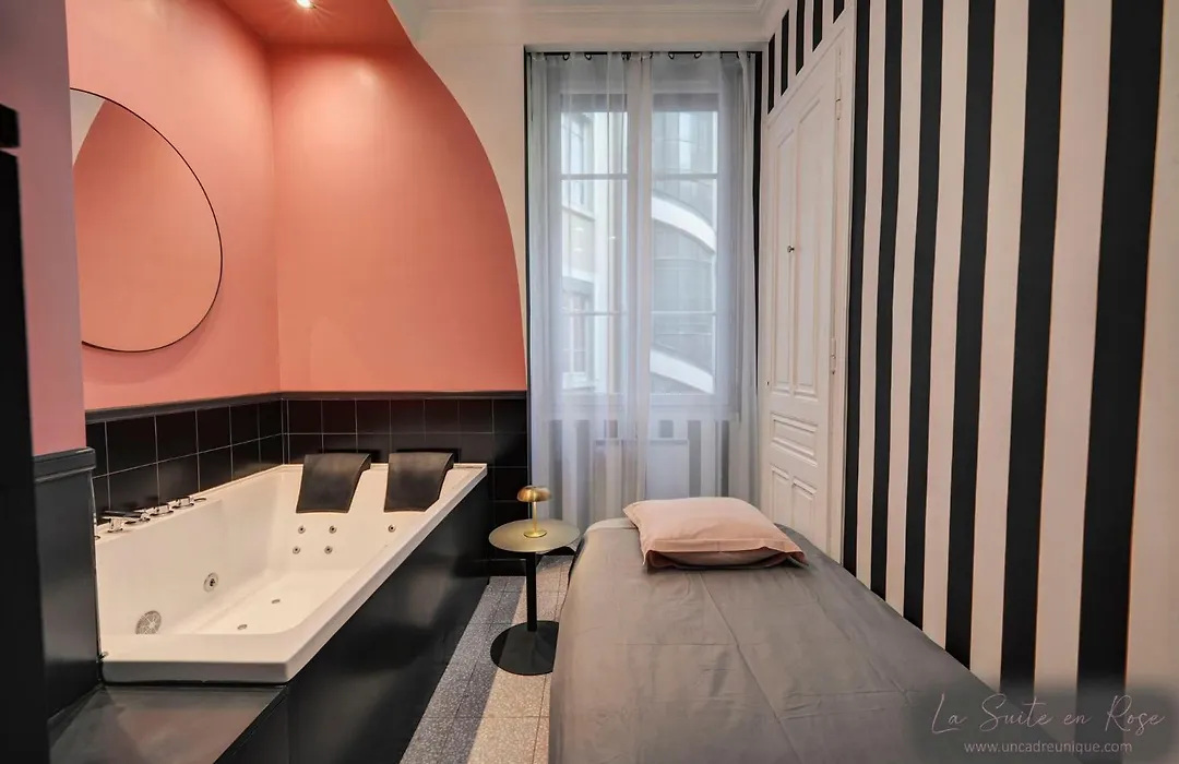 La Suite en Rose - Spa - Lyon Centre Brotteaux-1