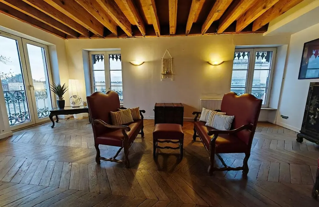 Grand loft bourgeois, Coeur Vieux Lyon-1