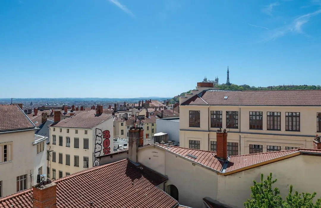 BnGo I L'Élégant I Duplex Croix-Rousse vue sur Fourvière, 2 personnes, Cosy et moderne-1