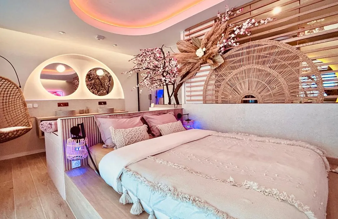 Blossom Suite-Hyper Centre Jacuzzi Balcon Clim-1