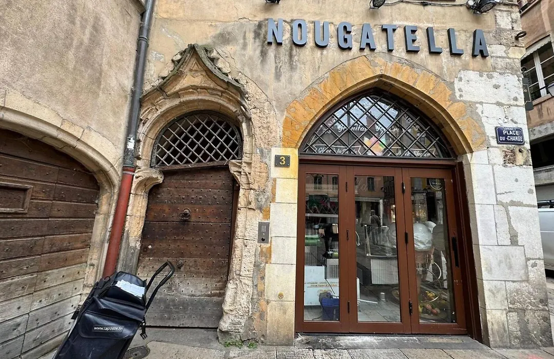 La suite Bibliothèque - Quartier historique AIL-1
