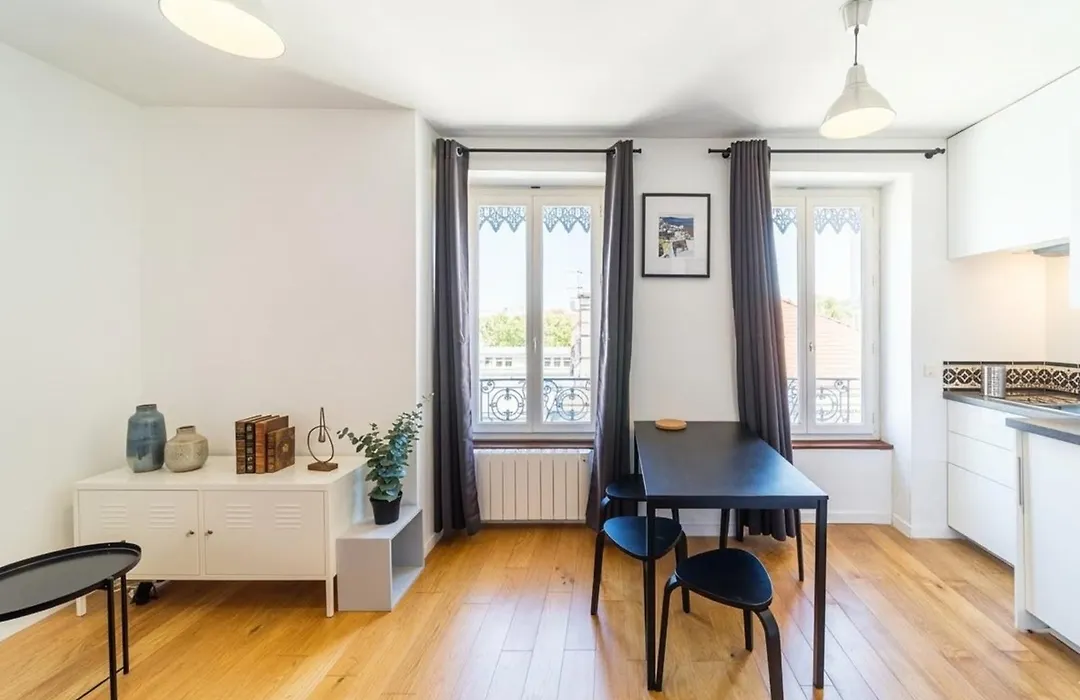 Le Petit Chaponnay - Charming Apartment For 2 Near Saxe Gambetta-1