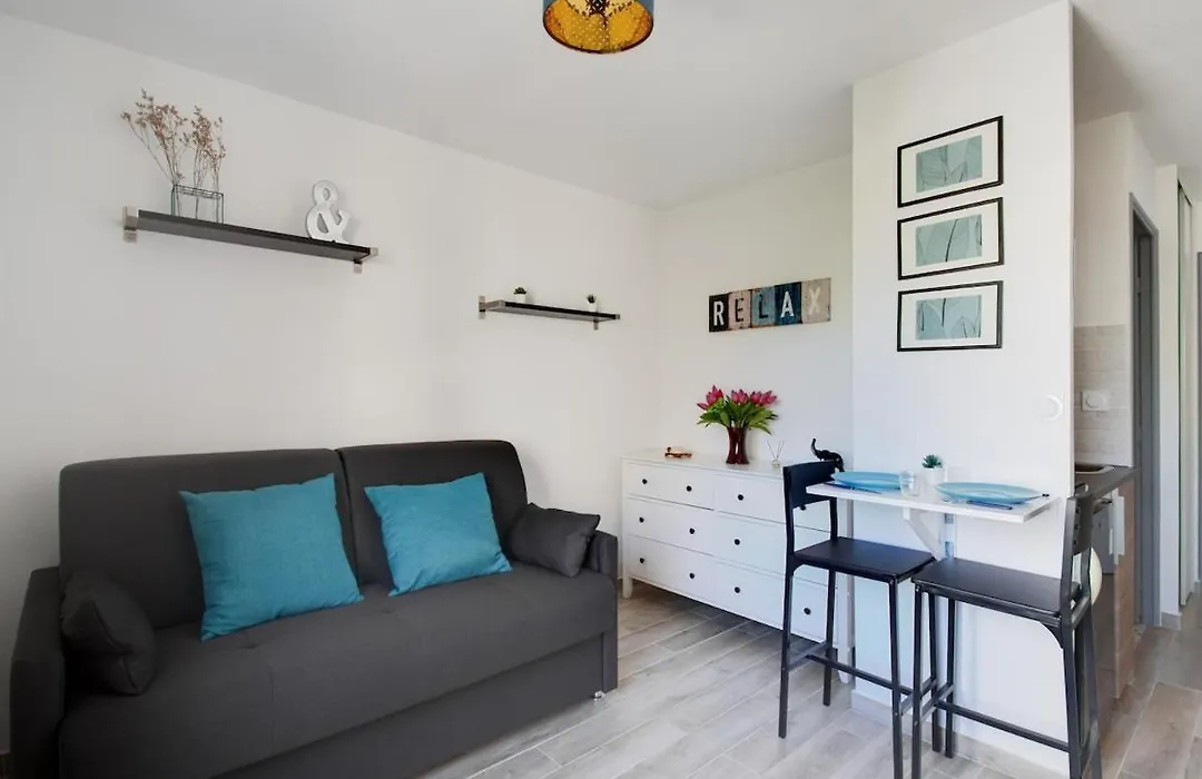 The Cute Sans-Souci Studio-1