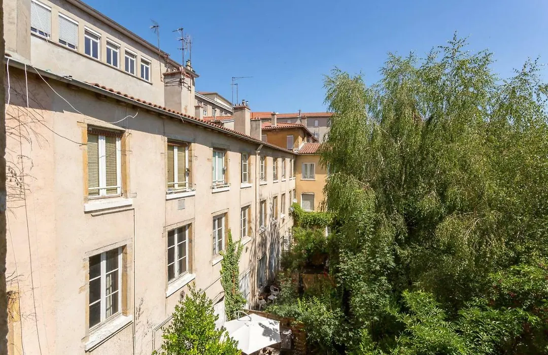 Sur les hauteurs du Vieux Lyon-1