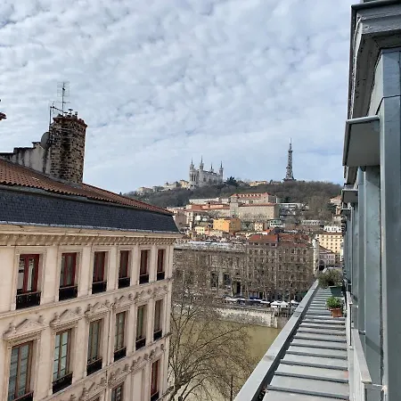 Celect'In Lyon Suites climatisées SkyView-2
