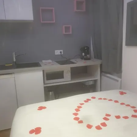 SPA Enzo Appartement avec Jacuzzi Privatif-3