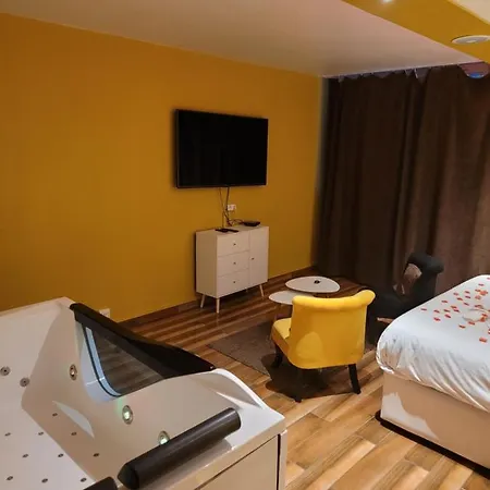 SPA Celyna appartement avec jacuzzi privatif-2