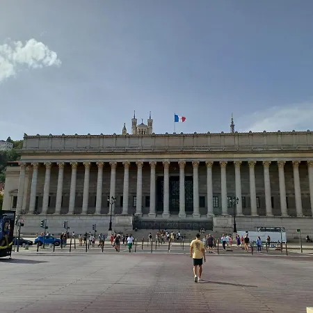 Old town - Vieux Lyon -50 m2 flat-2