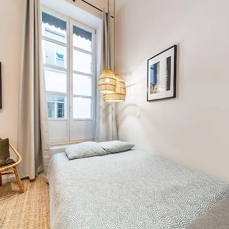 Chic Appartment - Heart of Lyon Opéra Suites - NINA-3