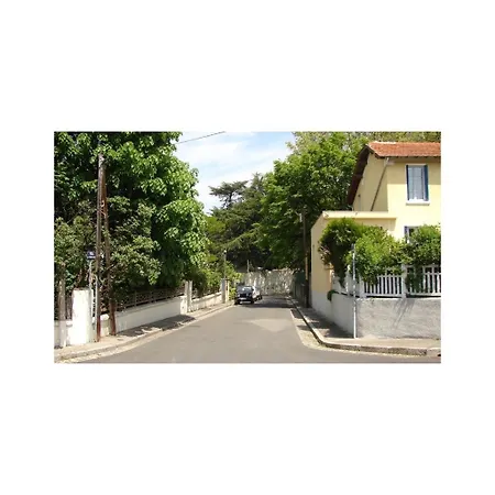 Le silence des toits / Silence under the roofs-3