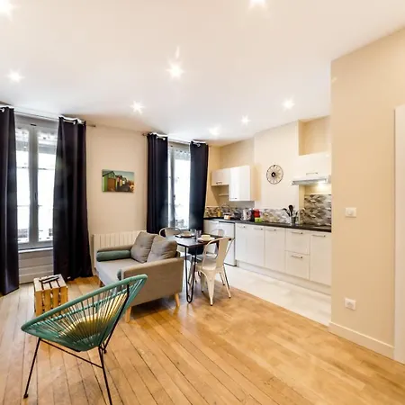 Cosy Entierement Renove Idealement Place Ail-2