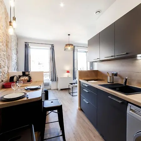 All in Lyon | Appartement avec vue sur la Saône-2