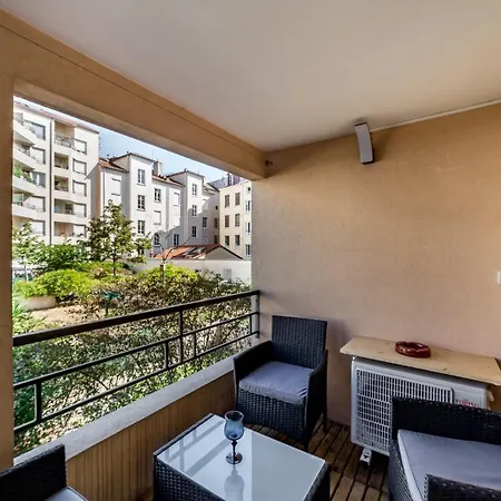 All In Lyon | Studio Chic & Parking-3