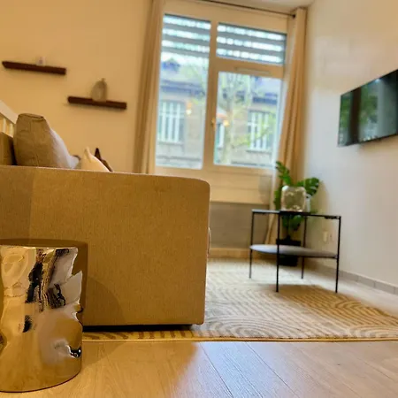 Suite Azure - Appartement 4 personnes - Check in h24&Wifi-2
