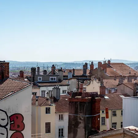BnGo I L'Élégant I Duplex Croix-Rousse vue sur Fourvière, 2 personnes, Cosy et moderne-3