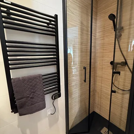 Appartement élégant et chic refait à neuf-3
