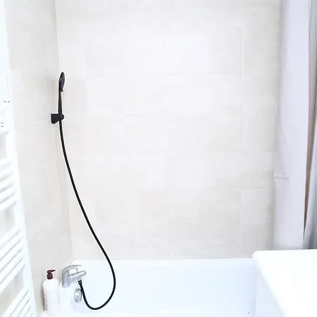 Appartement T2 Confortable à Lyon-2