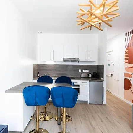 Le Hirvi - cocon zen et épuré à 10min Vieux Lyon-3
