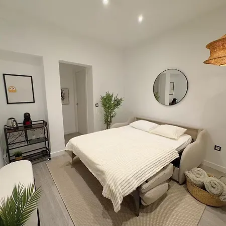Le Valmy - appartement 6 personnes - check in h24 wifi-3