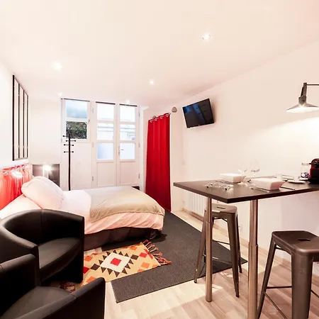 Le studio de la place Saint-Jean du Vieux Lyon AIL-2