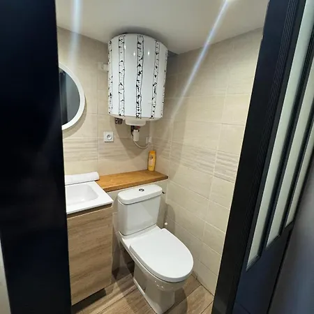 Charming Studio for 2 Guests Quai de Saône-2
