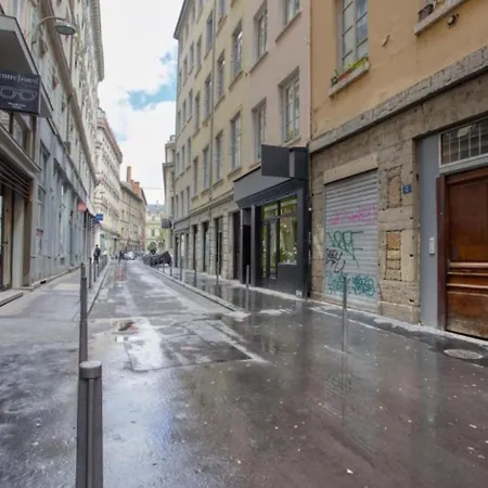 Superbe, rénové, hyper centre-3