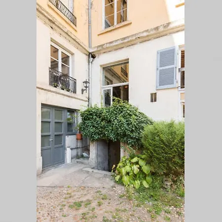 Loft coeur du Vieux Lyon-3