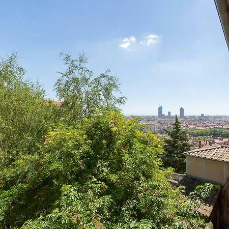 Sur les hauteurs du Vieux Lyon-3