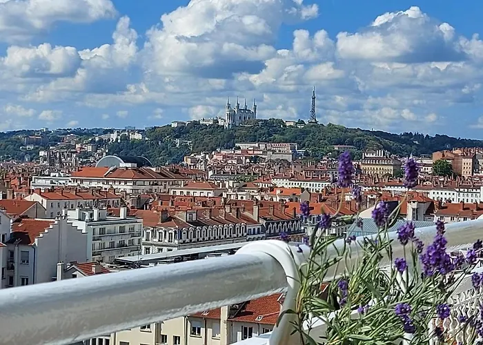 Appartement PLEIN SUD Terrasse Garage Netflix Climatisation à Lyon