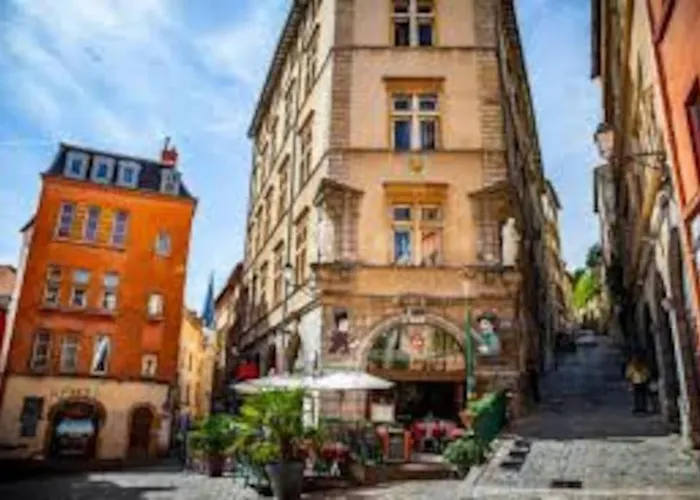Appartement Pépite rare 8 personnes au cœur battant du Vieux Lyon