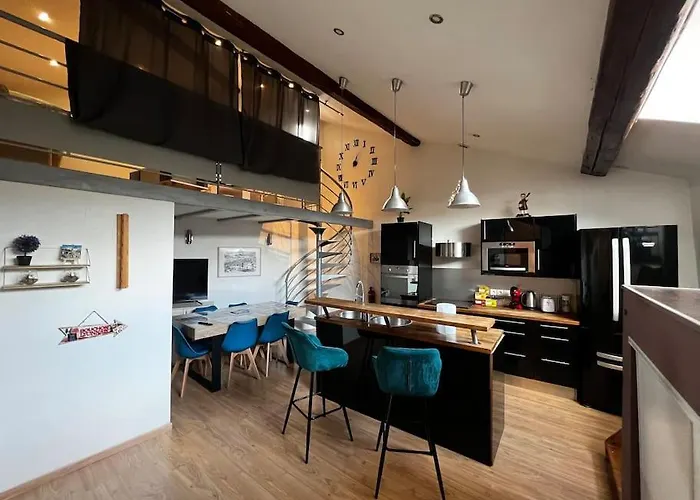 Appartement Pépite rare 8 personnes au cœur battant du Vieux Lyon