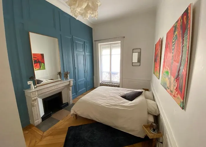 Beautiful 3Br Apt In Lyon Center