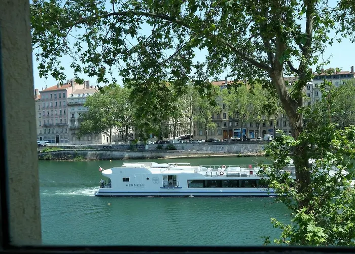 Honore Suite Vue Saone Lyon