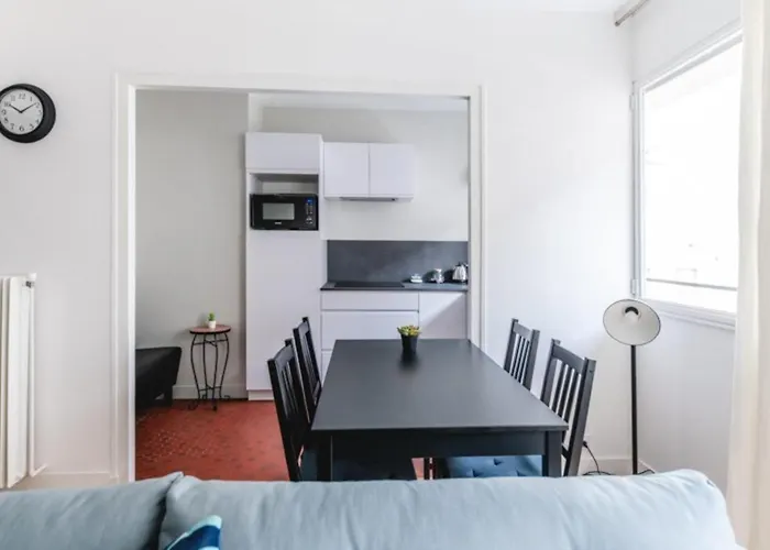 Apartment With Alcove And Balcony Lyon Part-Dieu