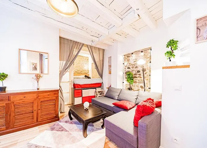 Le Petit St Paul Charming Studio T1 Bis In The Heart Of Old Lyon