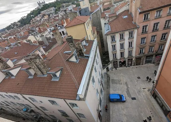 Mirador T2 ensoleillé place des Terreaux vue Fourvière Lyon