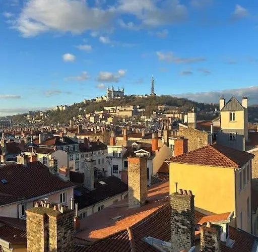 Mirador T2 ensoleillé place des Terreaux vue Fourvière Lyon