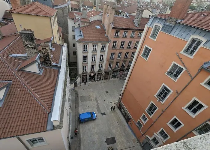 Mirador T2 ensoleillé place des Terreaux vue Fourvière Lyon