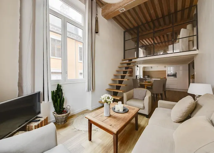 GuestReady - Magnificent duplex canut hypercentre Lyon