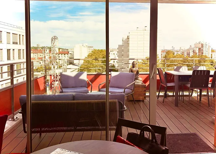 Appartement T2 Proche Hopitaux Terrasse Plein Ciel à Lyon