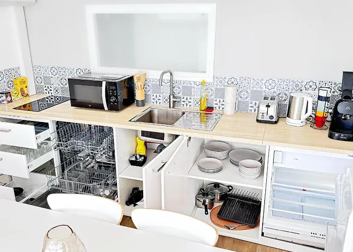 Suite Dalmate - Appartement 6 personnes - Check in h24&Wifi Lyon