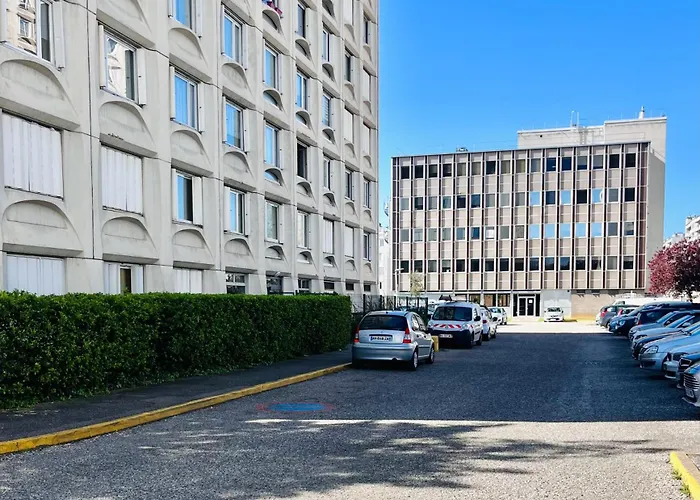 Apparemment spacieux T5 Lyon