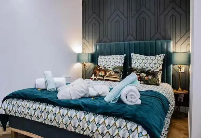 Suite Crystal Lyon