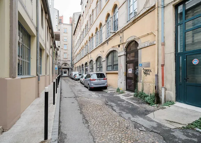Bright, relaxing city-centre apartment AIL Lyon